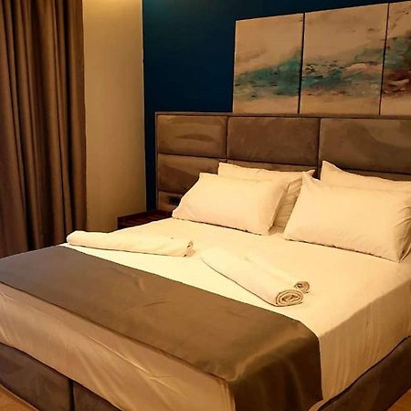 Henry Resort And Spa Durrës Esterno foto